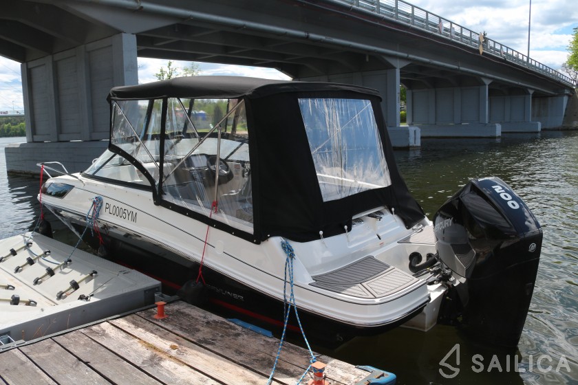 Bayliner VR5 - Yacht Charter Sailica