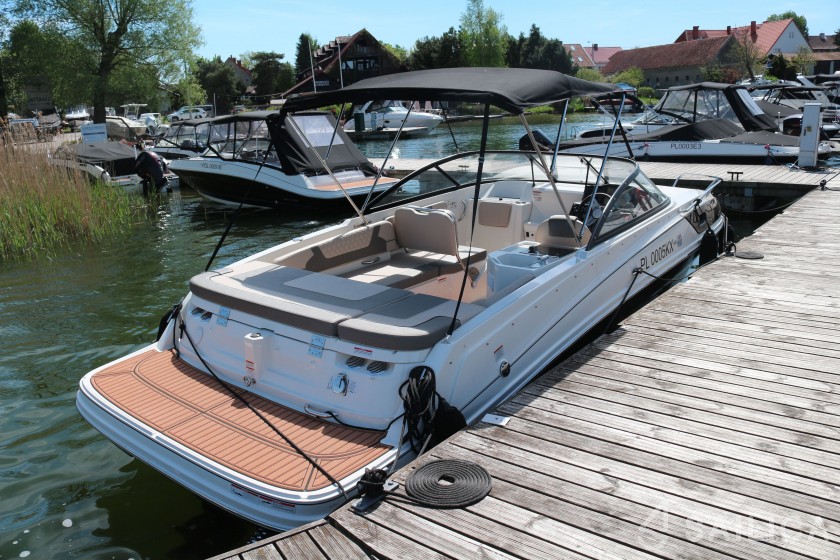 Bayliner VR6 - Yacht Charter Sailica