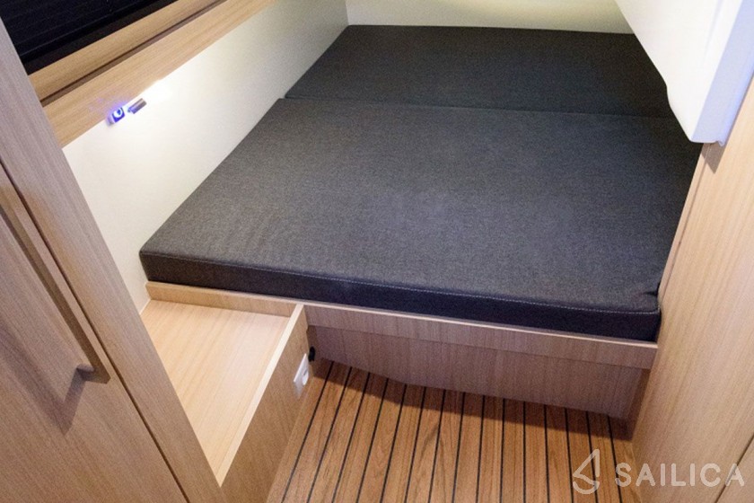 Cobra Futura 40 - Yacht Charter Sailica