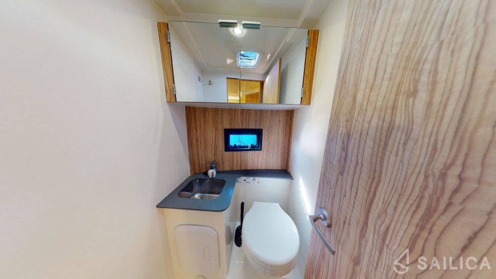Cobra Futura 40 - Yacht Charter Sailica