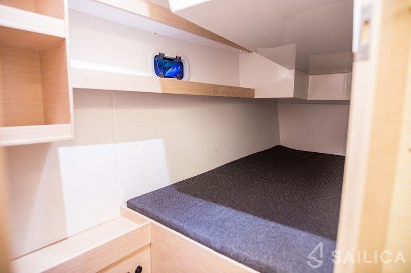 Cobra Futura 900 - Yacht Charter Sailica