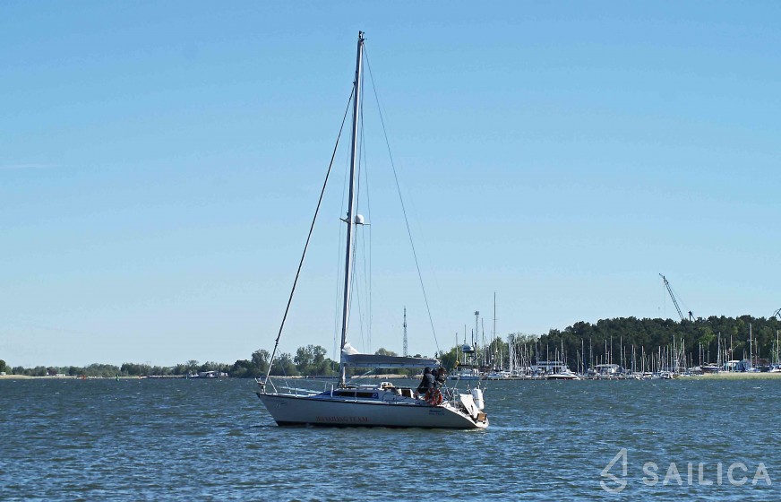 Dehler Optima 101 - Yacht Charter Sailica