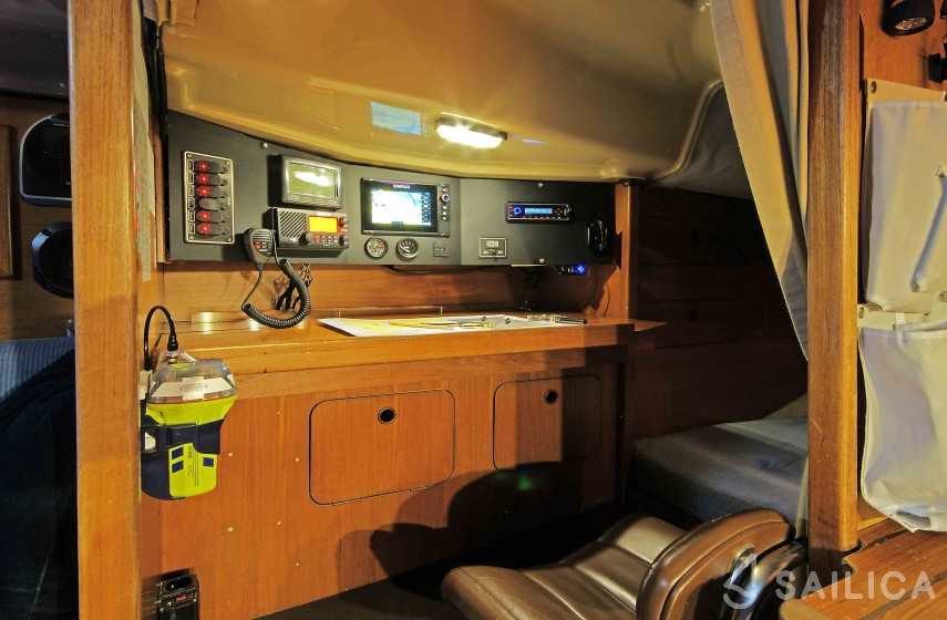 Dehler Optima 101 - Yacht Charter Sailica