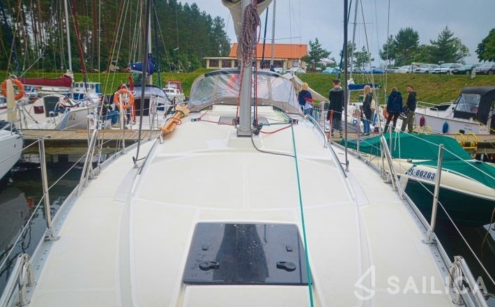 Delphia 33 - Yacht Charter Sailica