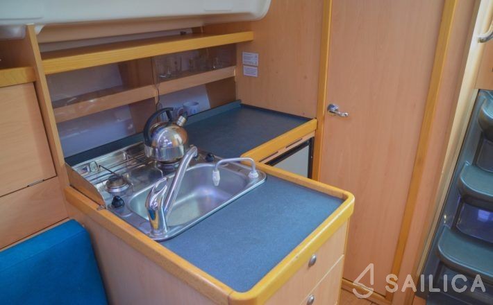 Delphia 33 - Yacht Charter Sailica