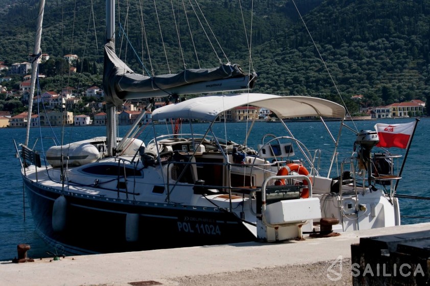 Delphia 40 - Yacht Charter Sailica