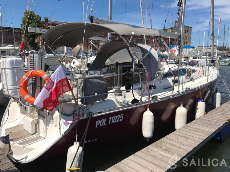 Delphia 40 - Yacht Charter Sailica