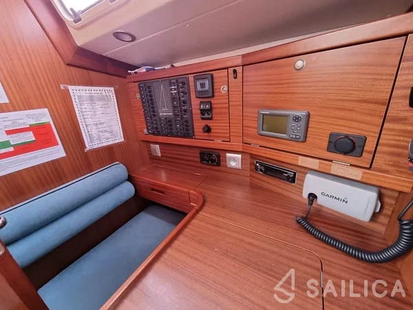 Delphia 40 - Yacht Charter Sailica