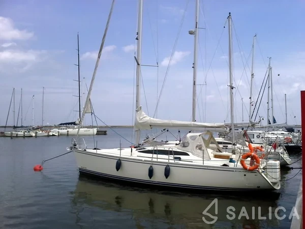 Delphia 40 - Yacht Charter Sailica
