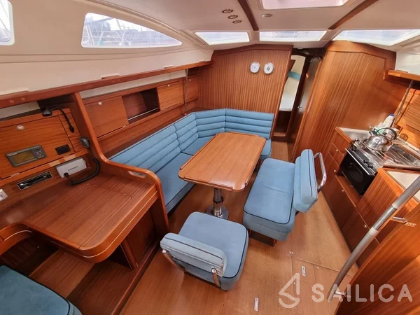 Delphia 40 - Yacht Charter Sailica