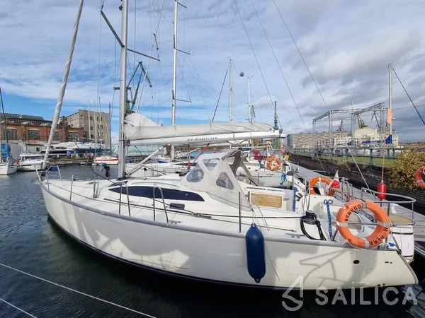 Delphia 40 - Yacht Charter Sailica