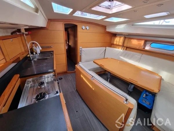 Delphia 47 - Yacht Charter Sailica