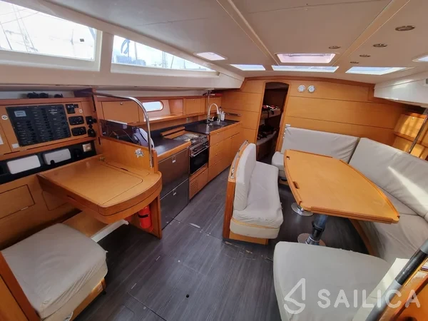 Delphia 47 - Yacht Charter Sailica