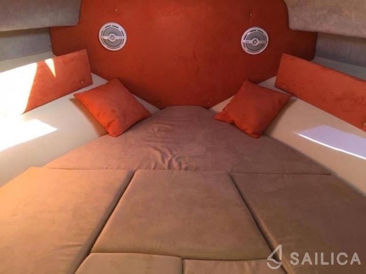 Eskapader Escapade 600 - Yacht Charter Sailica