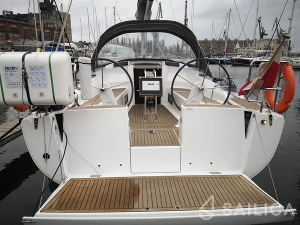 Hanse 348 - Yacht Charter Sailica