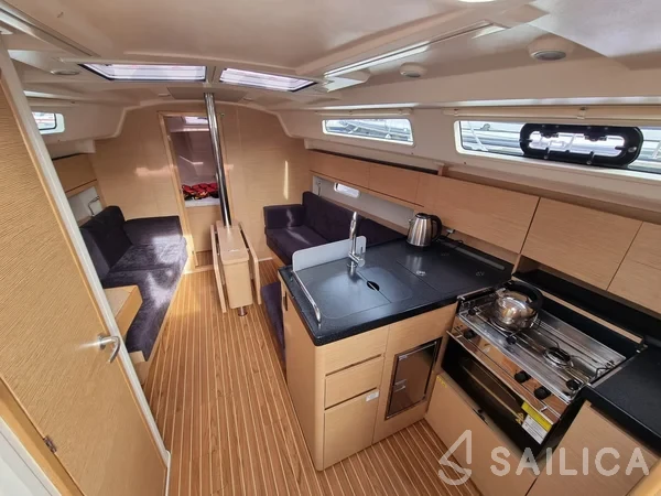 Hanse 348 - Yacht Charter Sailica