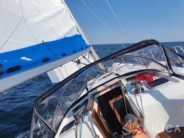 Hanse 350 - Yacht Charter Sailica
