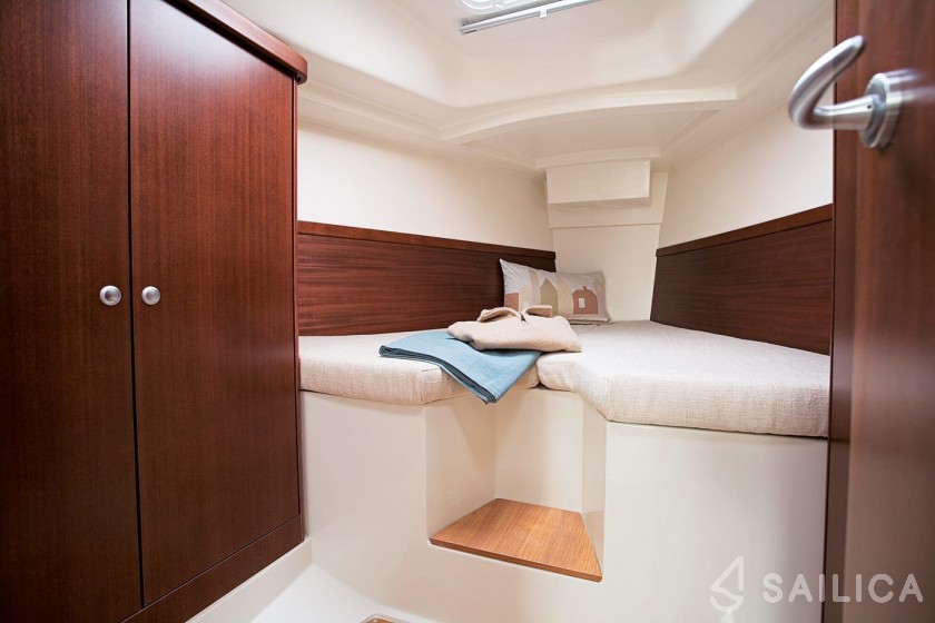 Hanse 350 - Yacht Charter Sailica