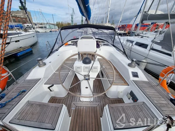 Hanse 350 - Yacht Charter Sailica