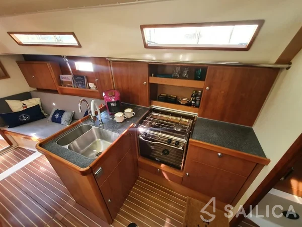 Hanse 350 - Yacht Charter Sailica