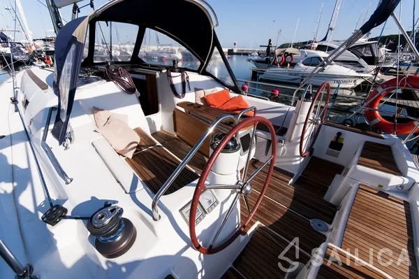 Sun Odyssey 39i - Yacht Charter Sailica