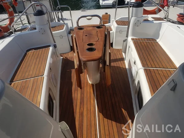 Sun Odyssey 39i - Yacht Charter Sailica