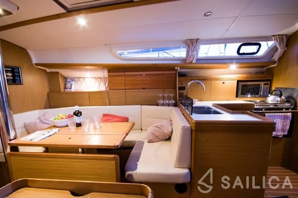 Sun Odyssey 39i - Yacht Charter Sailica