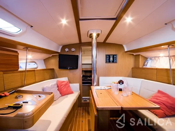 Sun Odyssey 39i - Yacht Charter Sailica