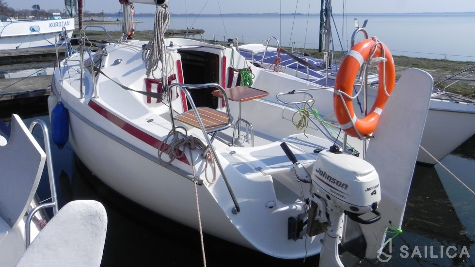 Laguna 730 - Yacht Charter Sailica