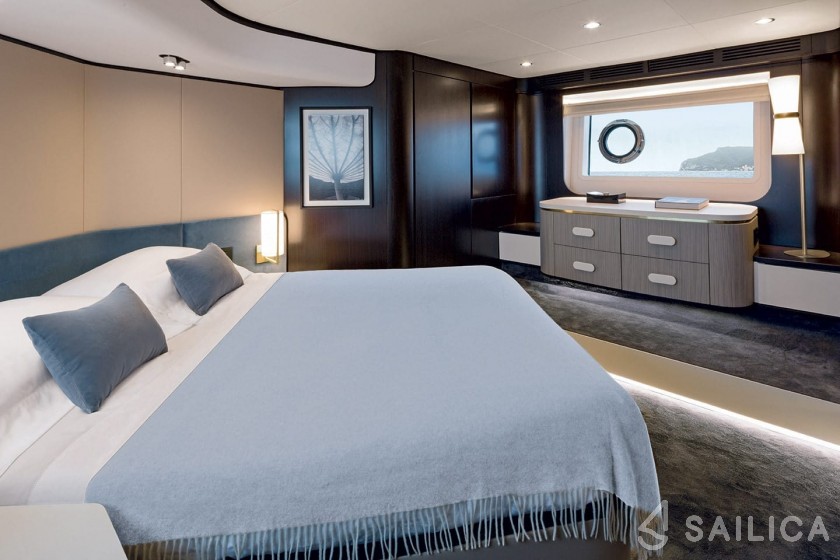 Azimut 55 - Yacht Charter Sailica