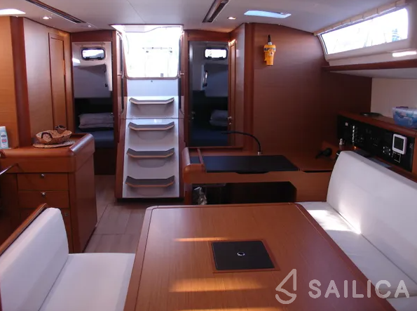 Sun Odyssey 519 - 5 + 1 cab. - Yacht Charter Sailica