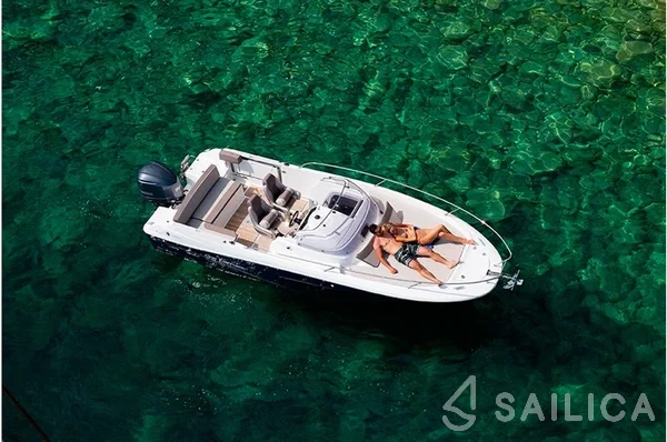 Cap Camarat 755WA - Yacht Charter Sailica