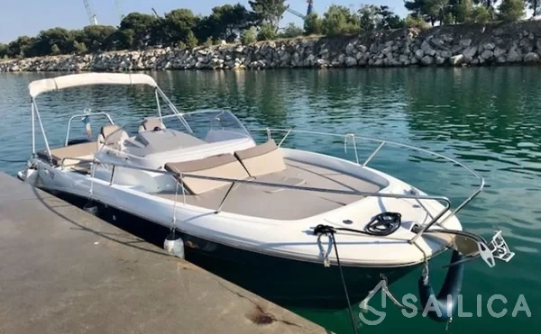 Cap Camarat 755WA - Yacht Charter Sailica