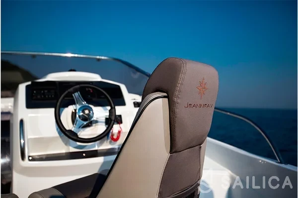 Cap Camarat 755WA - Yacht Charter Sailica