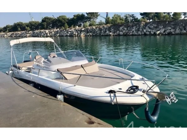 Cap Camarat 755WA - Yacht Charter Sailica