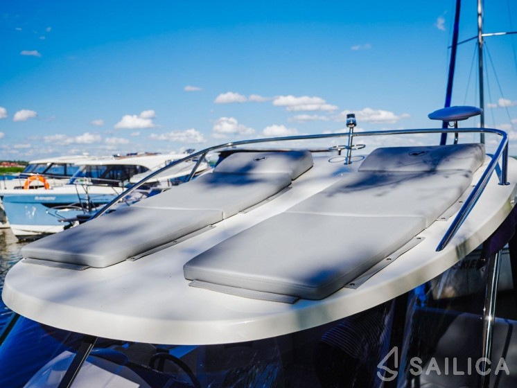 Pegazus Escapade 600 Camper - Yacht Charter Sailica
