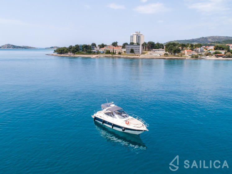 Cranchi Endurance 41 - Yacht Charter Sailica