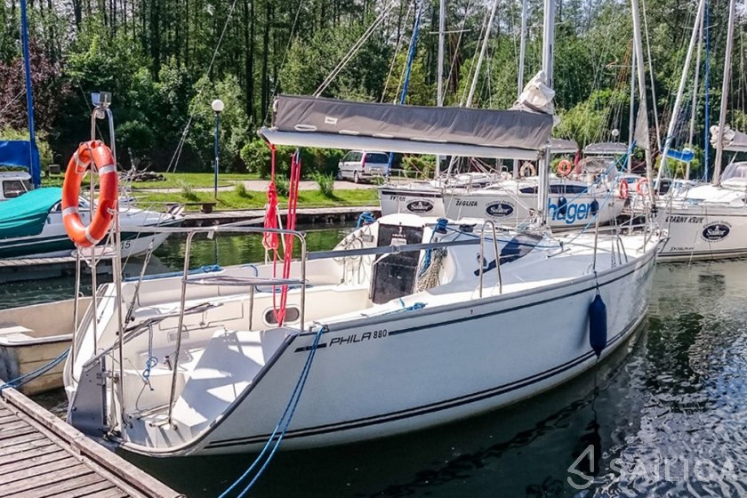 Phila 880 - Yacht Charter Sailica