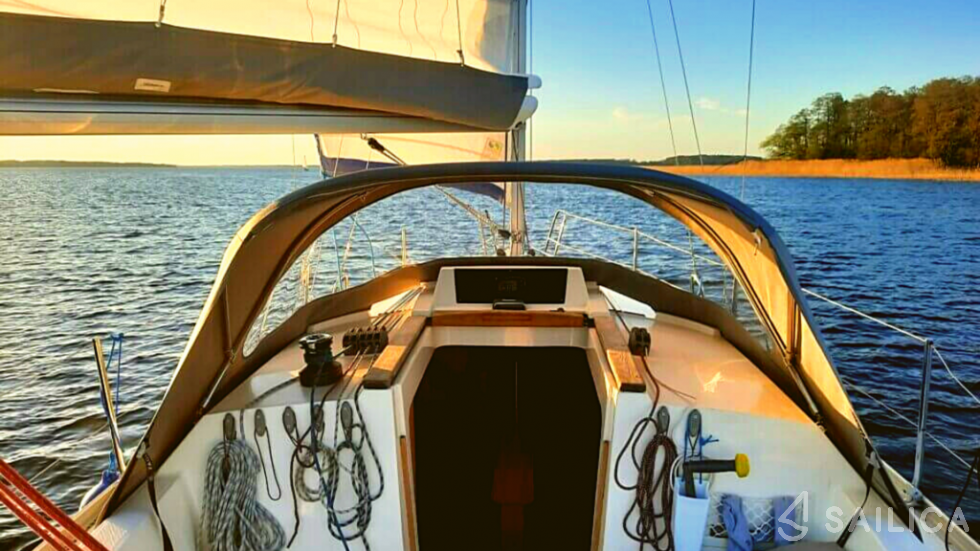 Phila 900 - Yacht Charter Sailica