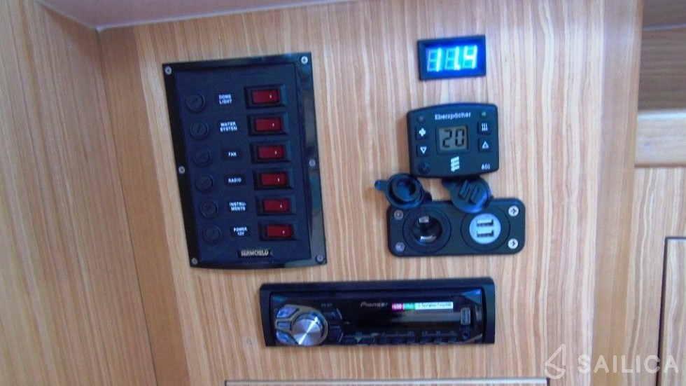 Phobos 25 - Yacht Charter Sailica