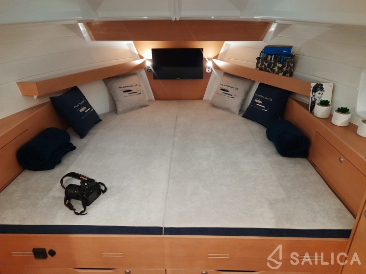 Platinum 35 - Yacht Charter Sailica