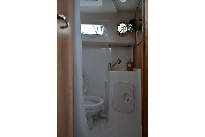 Quest 825 - Yacht Charter Sailica