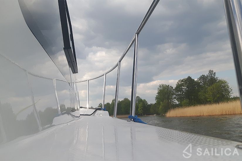 Quest 825 - Yacht Charter Sailica