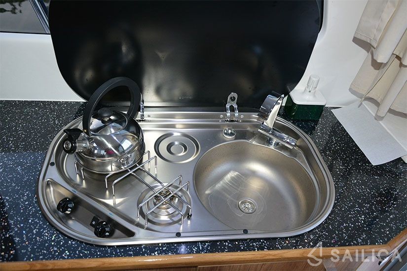 Quest 825 - Yacht Charter Sailica