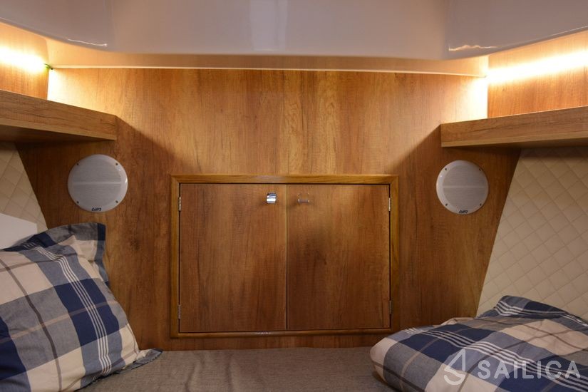 Quest 825 - Yacht Charter Sailica