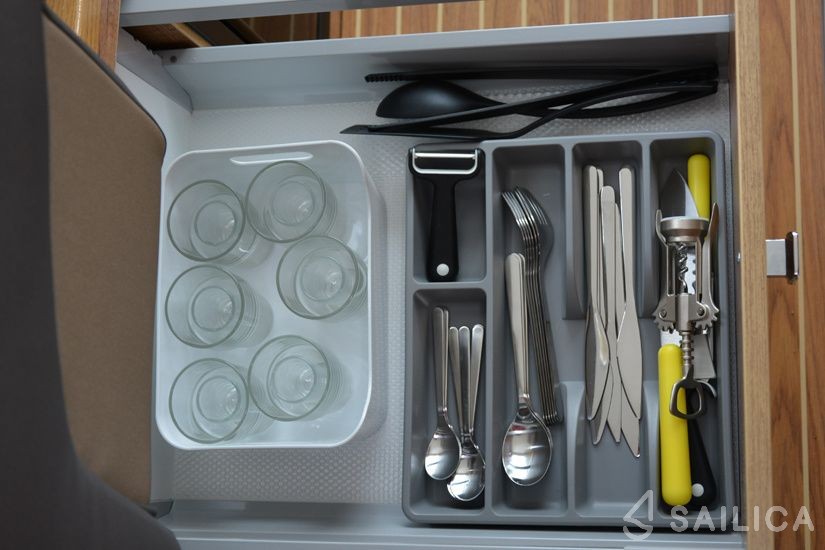 Quest 825 - Yacht Charter Sailica