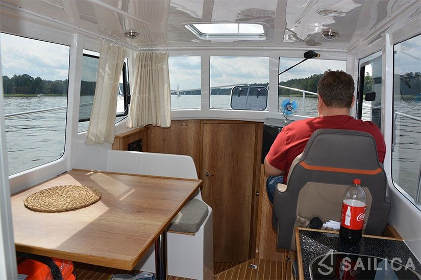 Quest 825 - Yacht Charter Sailica