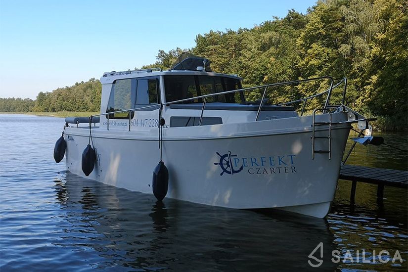 Quest 825 - Yacht Charter Sailica