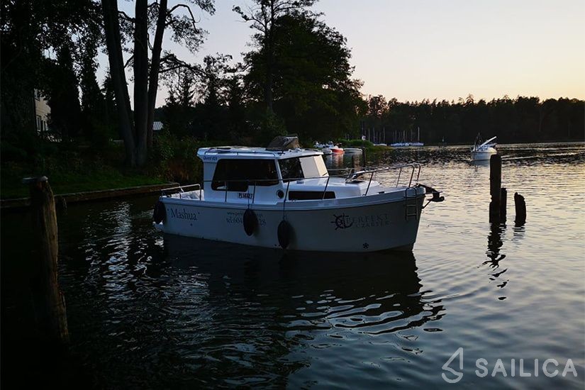 Quest 825 - Yacht Charter Sailica