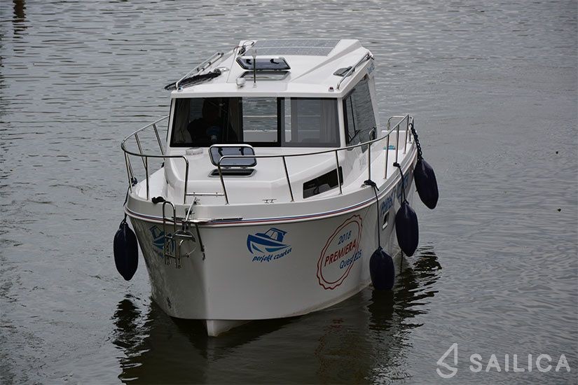 Quest 825 - Yacht Charter Sailica